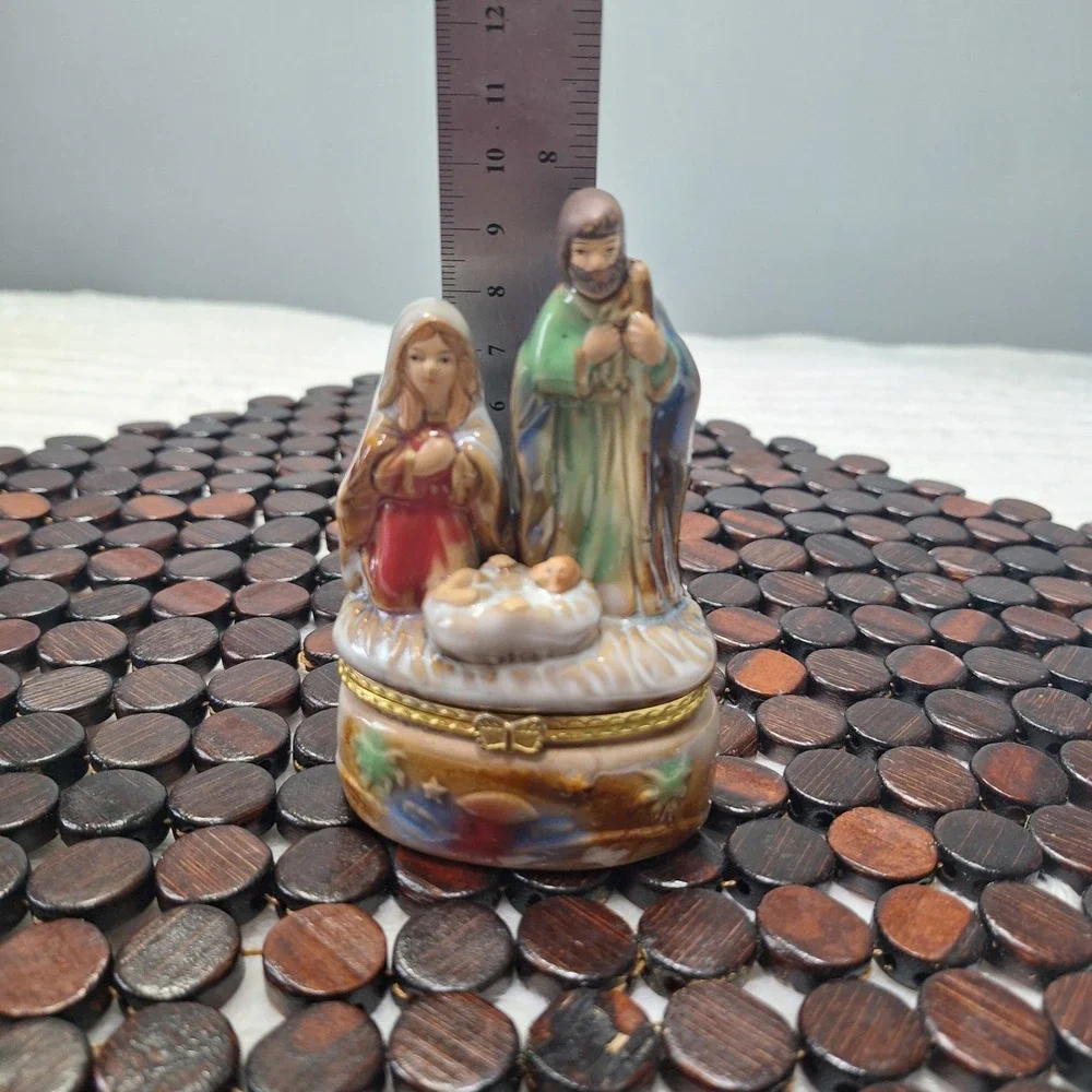 Nativity Scene Hinged Trinket Box with Lid Collectible Mary Joseph Baby Jesus